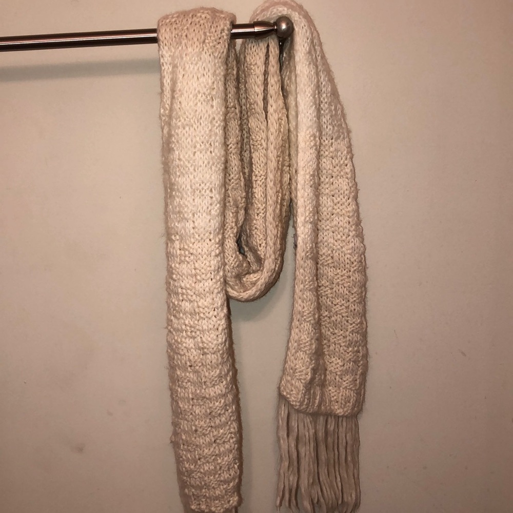 Hollister white/cream scarf